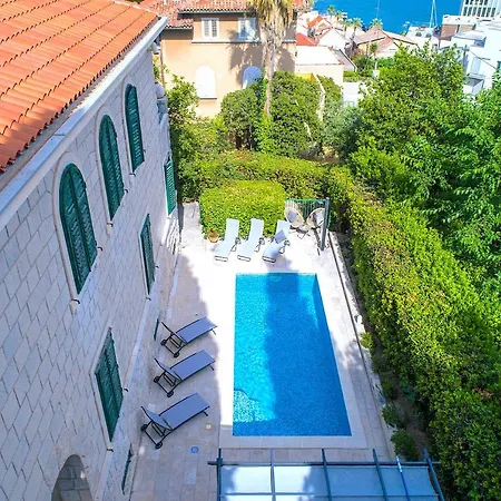 Vila Stone Majestic W Pool - Center
