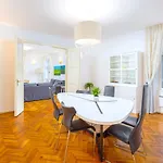 Stone Majestic W Pool - Center * ספליט
