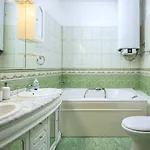 Stone Majestic W Pool - Center ספליט