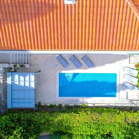 Stone Majestic W Pool - Center Villa Split