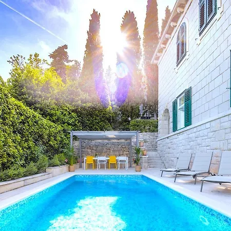 Stone Majestic W Pool - Center וילה