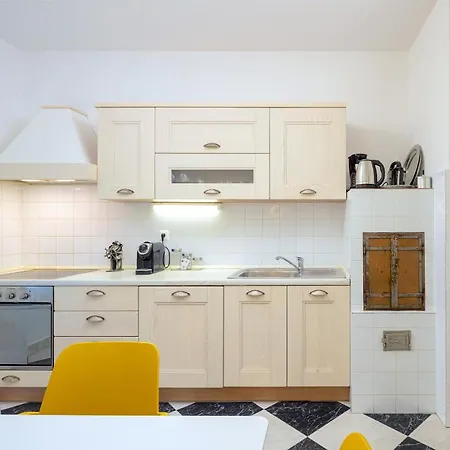 Stone Majestic W Pool - Center * سبليت