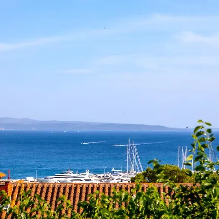 Stone Majestic W Pool - Center