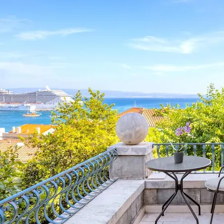 Stone Majestic W Pool - Center * سبليت