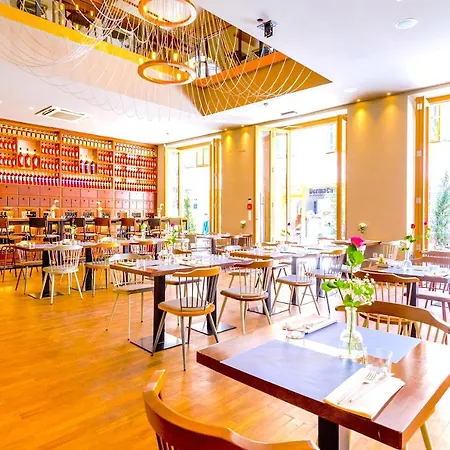 Stone Majestic W Pool - Center *