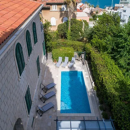 Stone Majestic W Pool - Center וילה