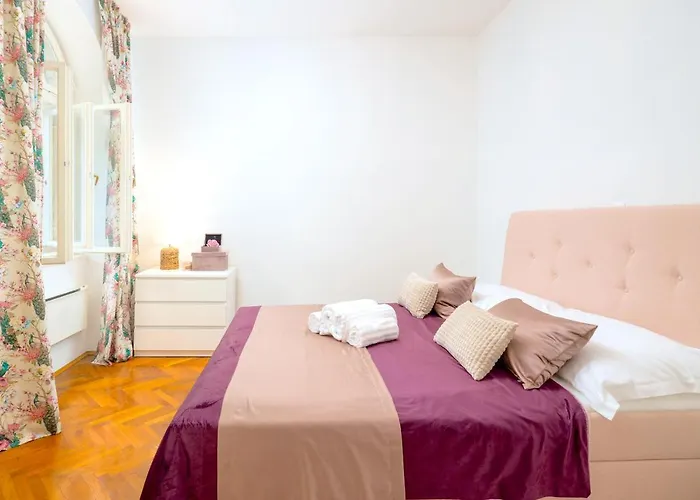 Villa Stone Majestic W Pool - Center *