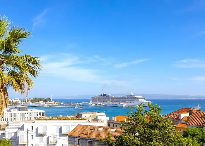 Villa Stone Majestic W Pool - Center