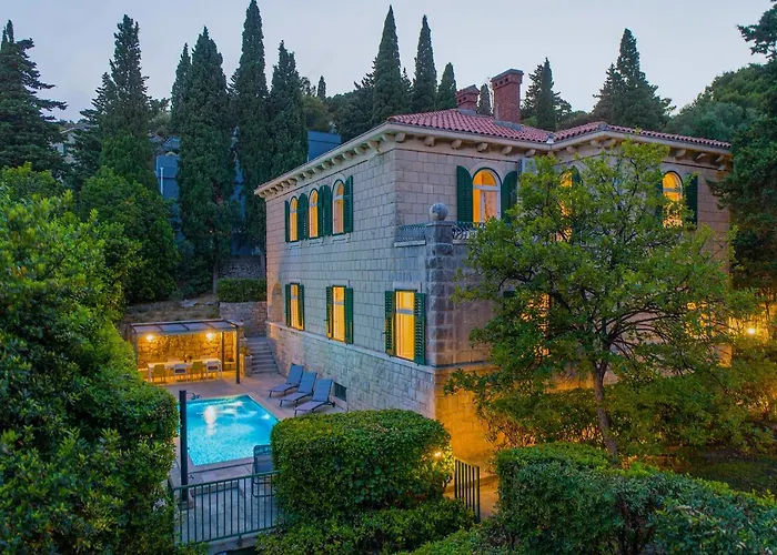 Stone Majestic W Pool - Center Villa Split