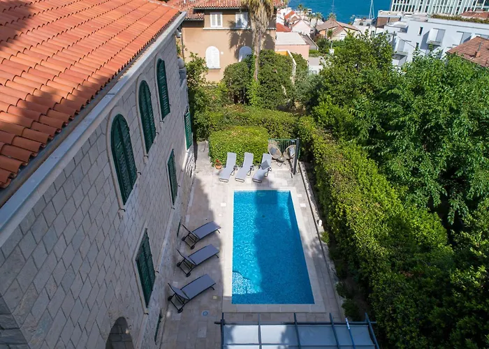 Stone Majestic W Pool - Center Villa