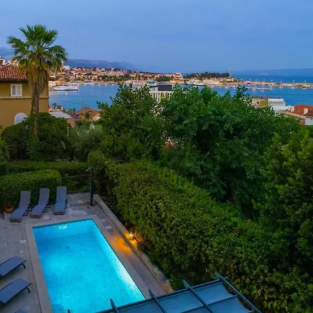 Vila Stone Majestic W Pool - Center